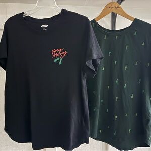 Old Navy Festive Black and Dark Green Short Sleeve Tees